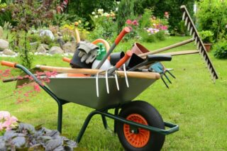 Vous jardinez? Prenez des outils Garant!