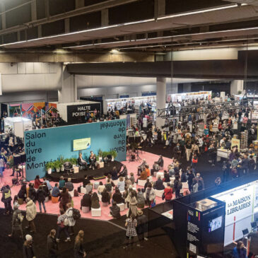 Cinq personnes chargées de cours au Salon du livre de Montréal